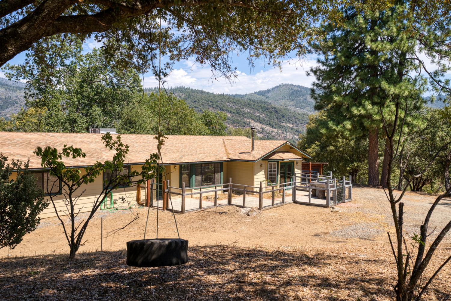 43696 Whispering Pines Dr, Oakhurst, CA 93644