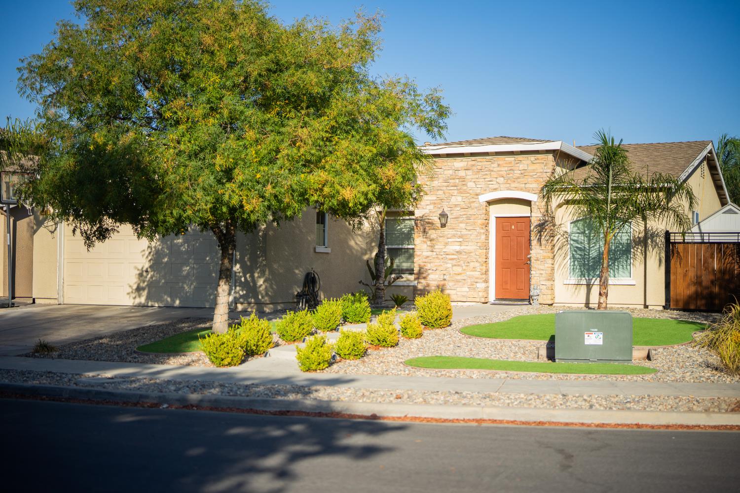 3290 Dogwood Way, Firebaugh, CA 93622