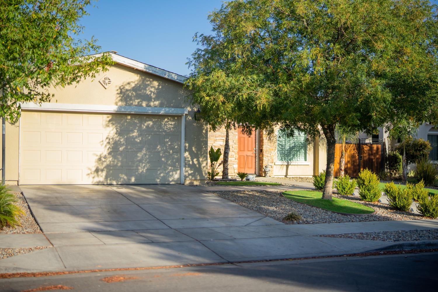 3290 Dogwood Way, Firebaugh, CA 93622