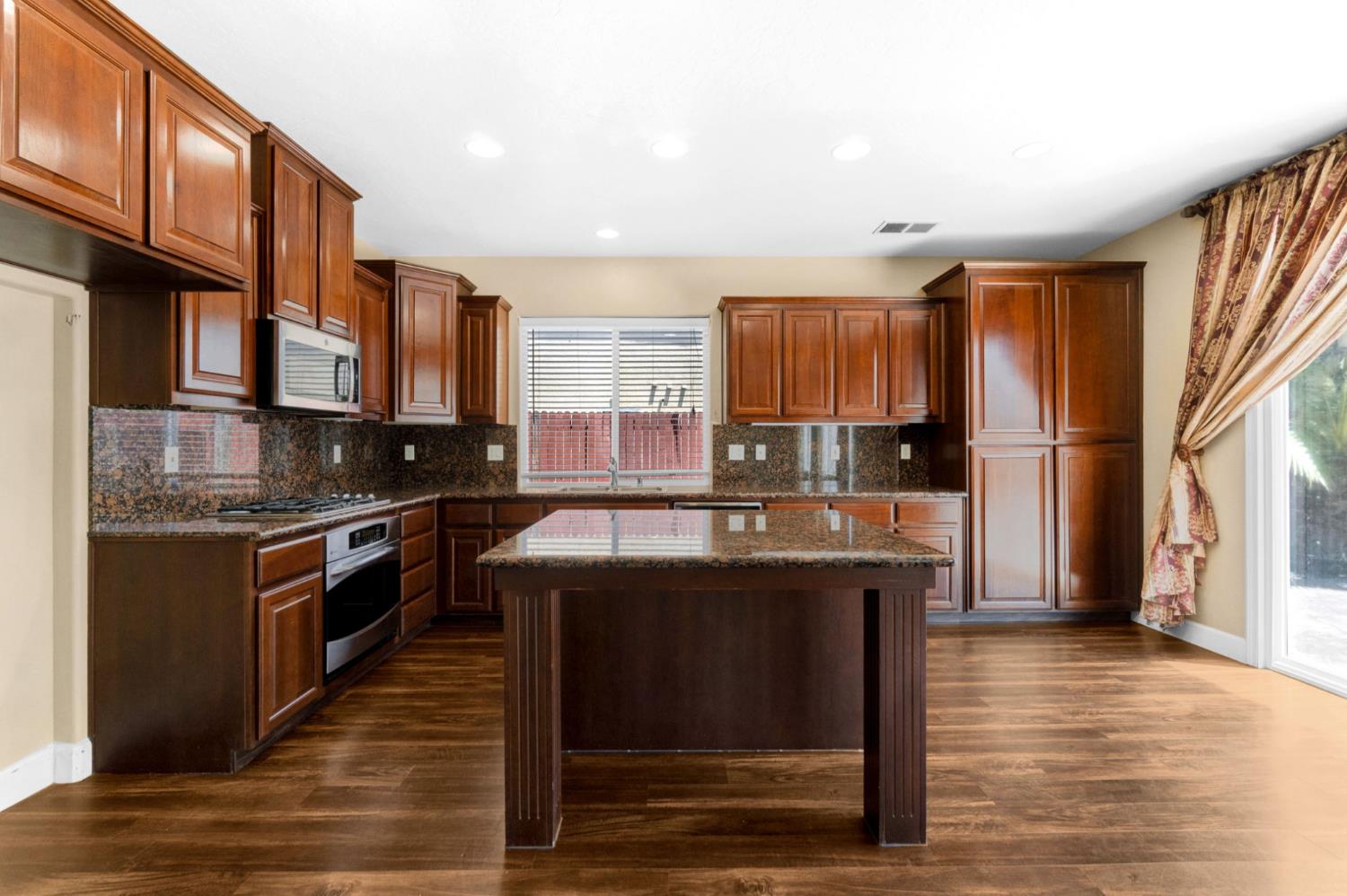 7113 E Garland Ave, Fresno, CA 93737