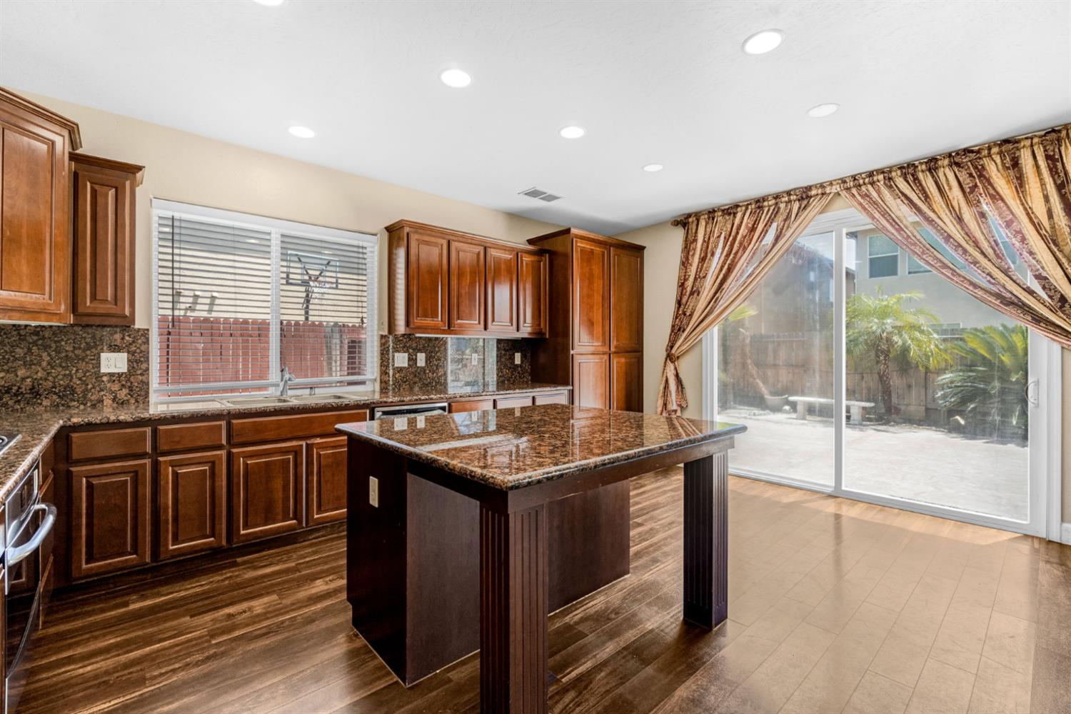 7113 E Garland Ave, Fresno, CA 93737