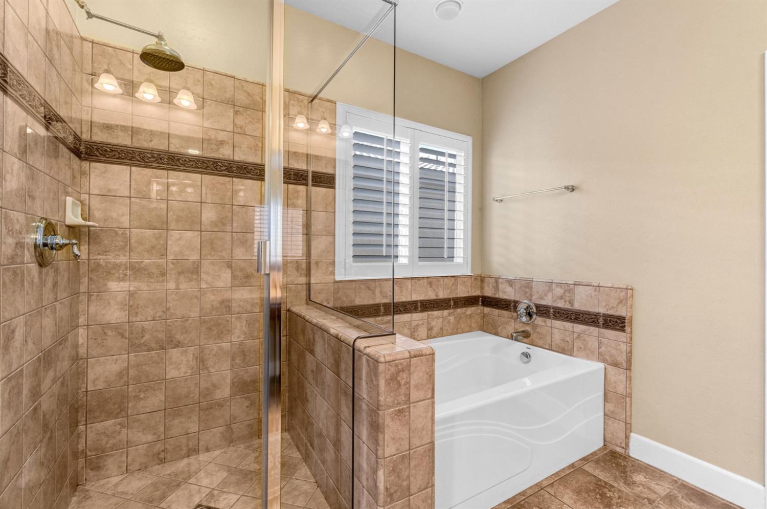 7113 E Garland Ave, Fresno, CA 93737