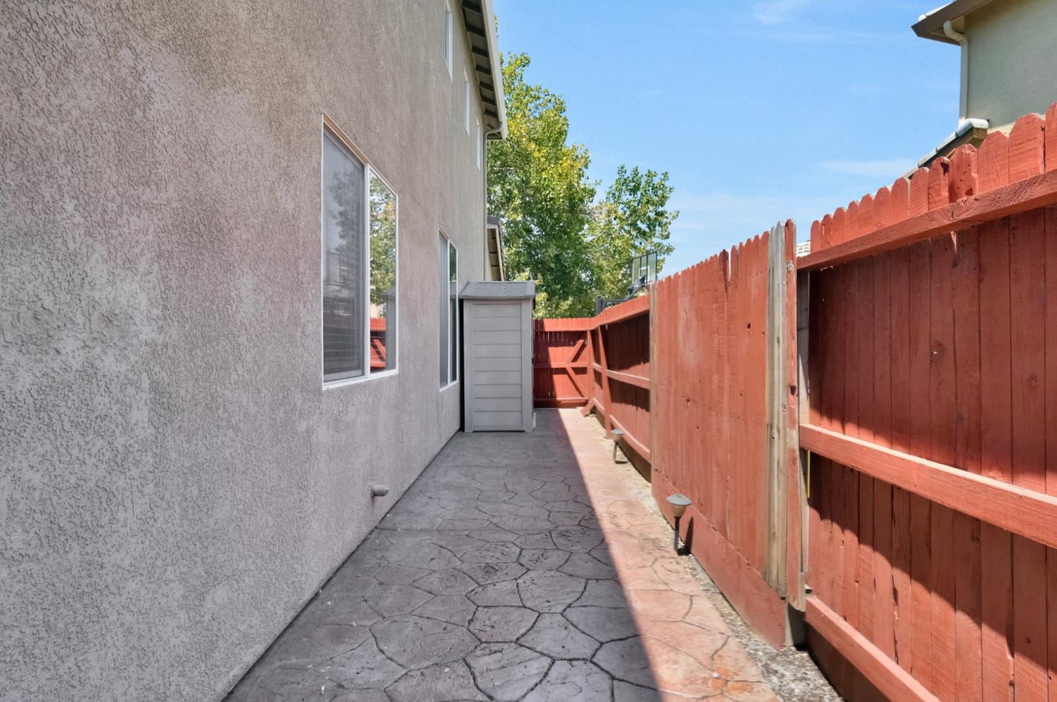 7113 E Garland Ave, Fresno, CA 93737