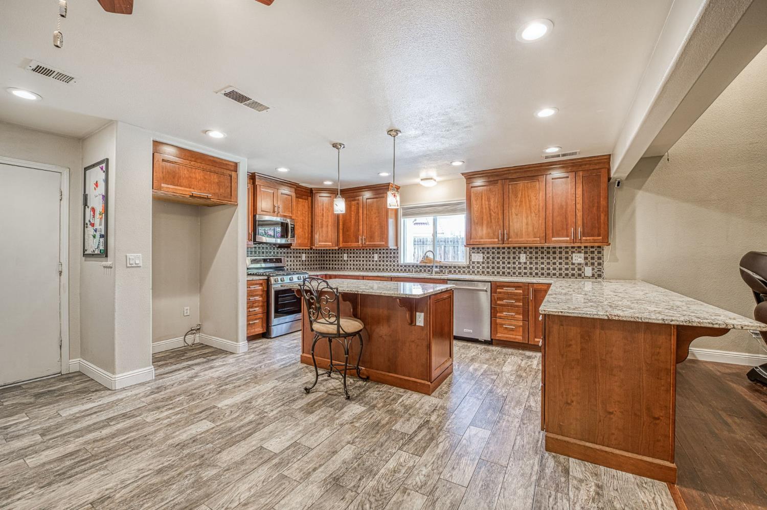 1488 Minarets Ave, Clovis, CA 93611