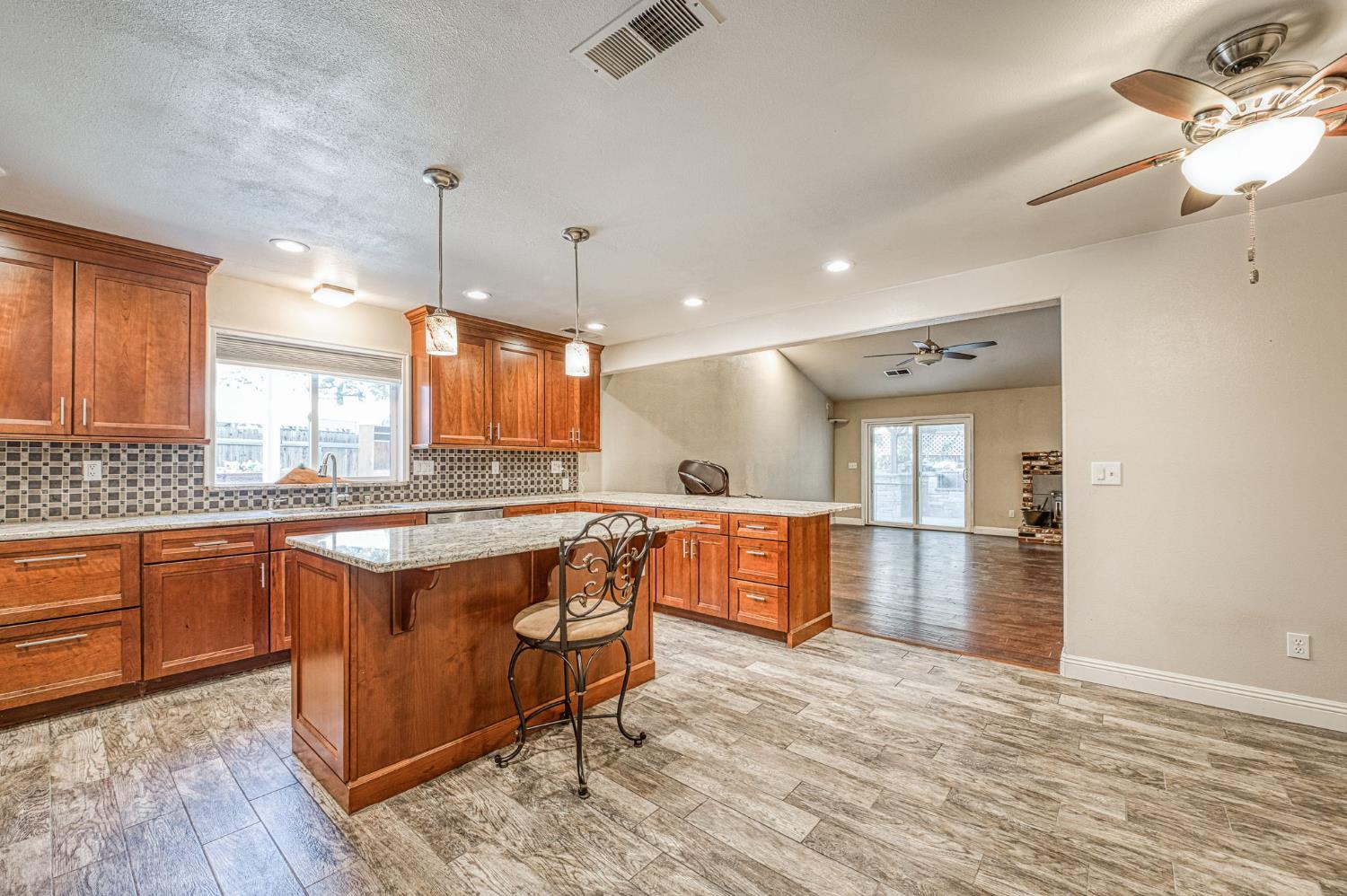 1488 Minarets Ave, Clovis, CA 93611
