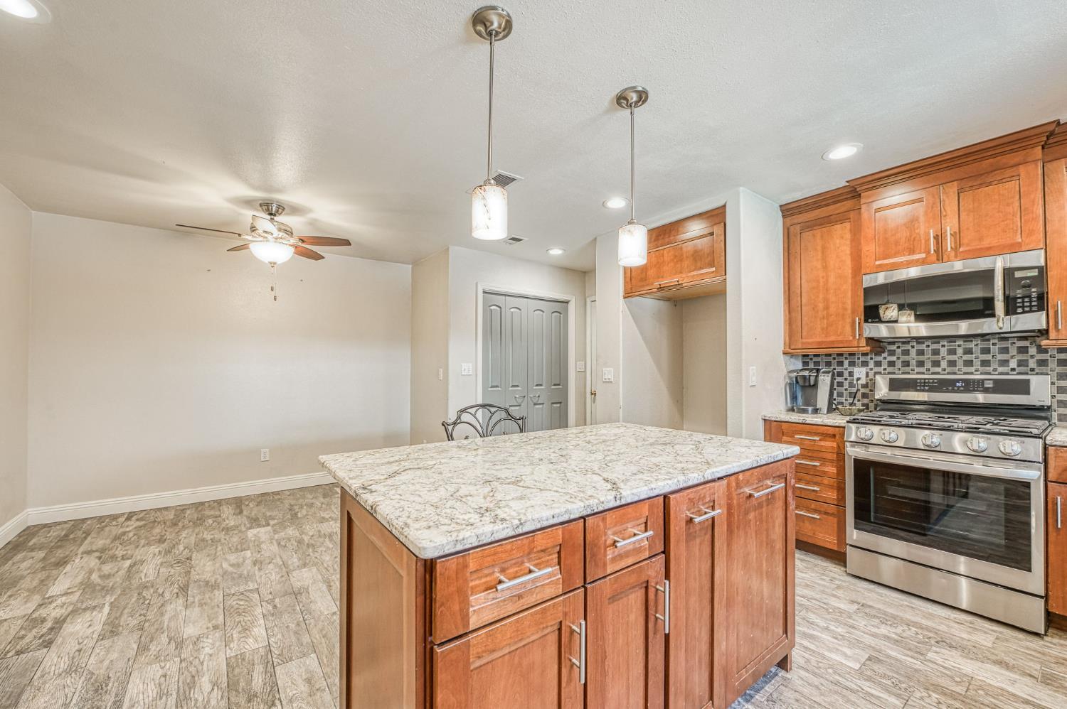 1488 Minarets Ave, Clovis, CA 93611