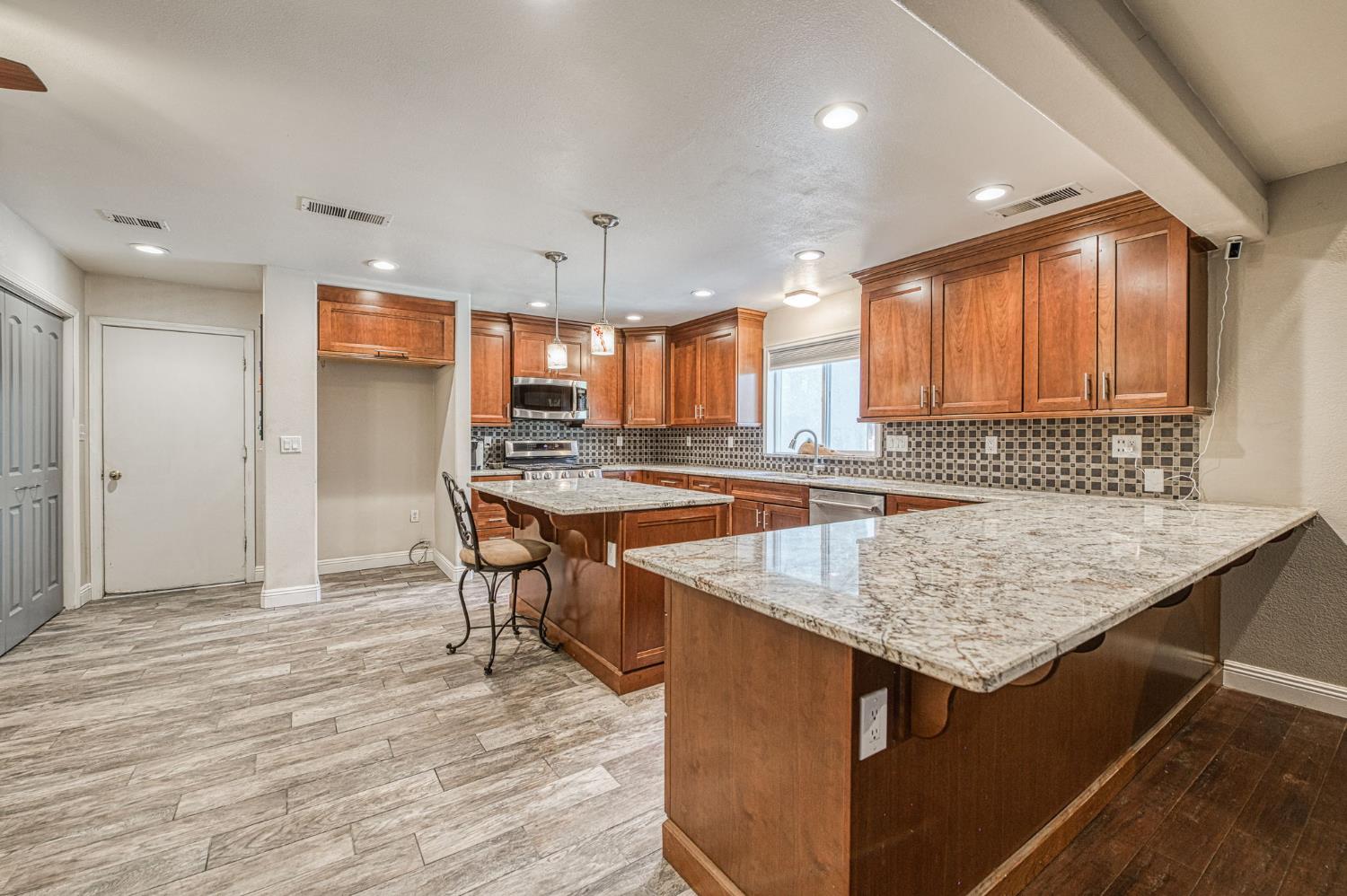 1488 Minarets Ave, Clovis, CA 93611