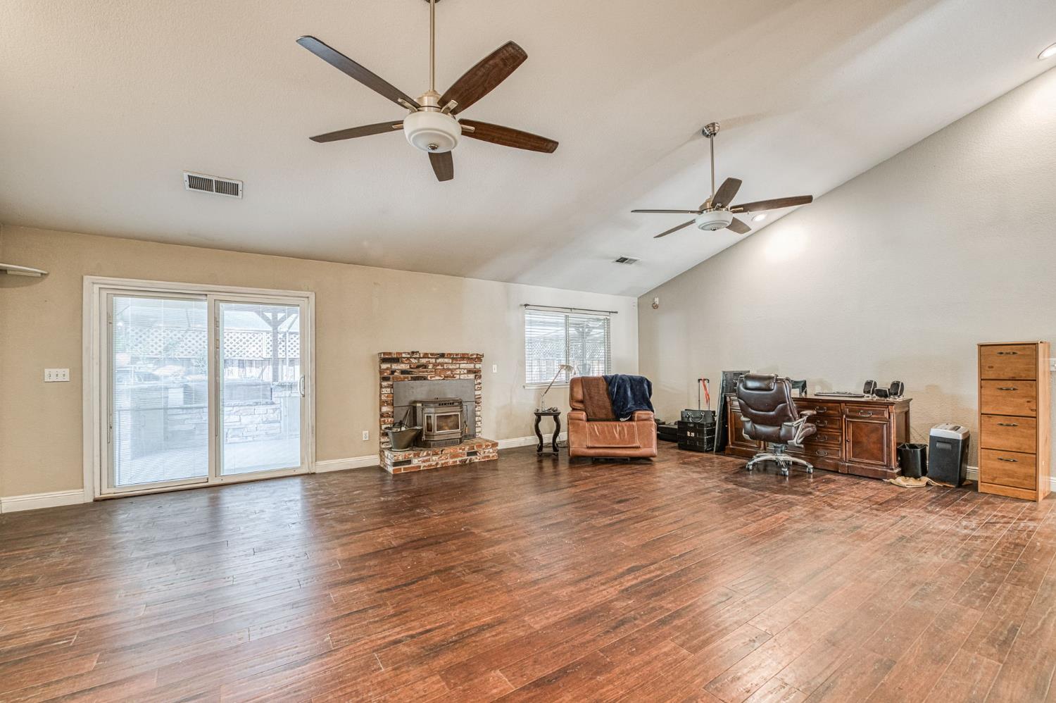1488 Minarets Ave, Clovis, CA 93611