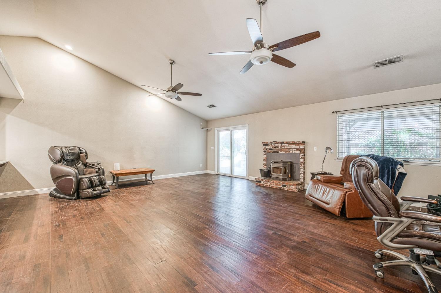 1488 Minarets Ave, Clovis, CA 93611