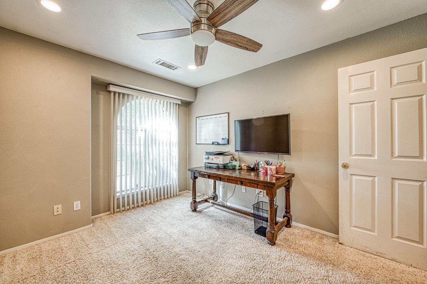1488 Minarets Ave, Clovis, CA 93611