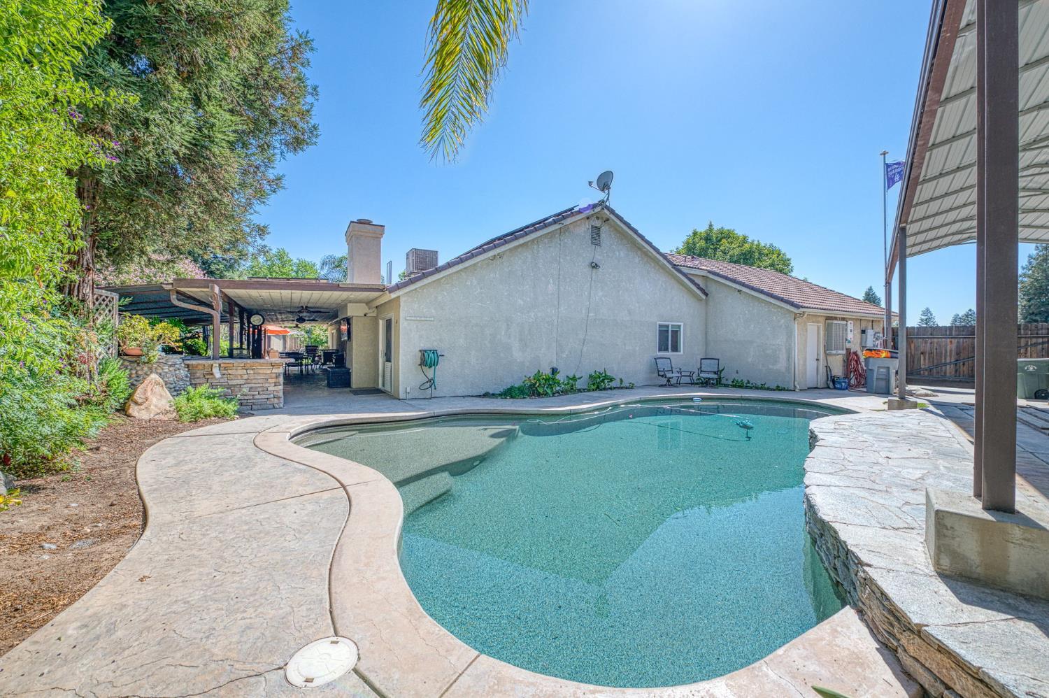 1488 Minarets Ave, Clovis, CA 93611