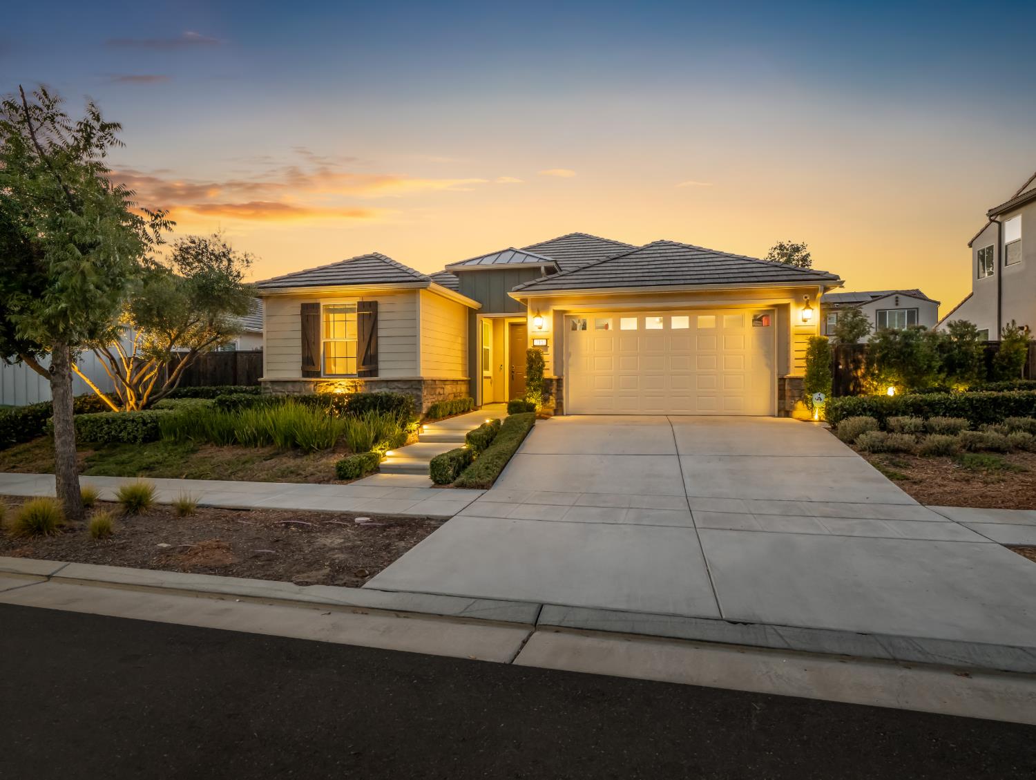 715 Harvest Dr, Madera, CA 93636