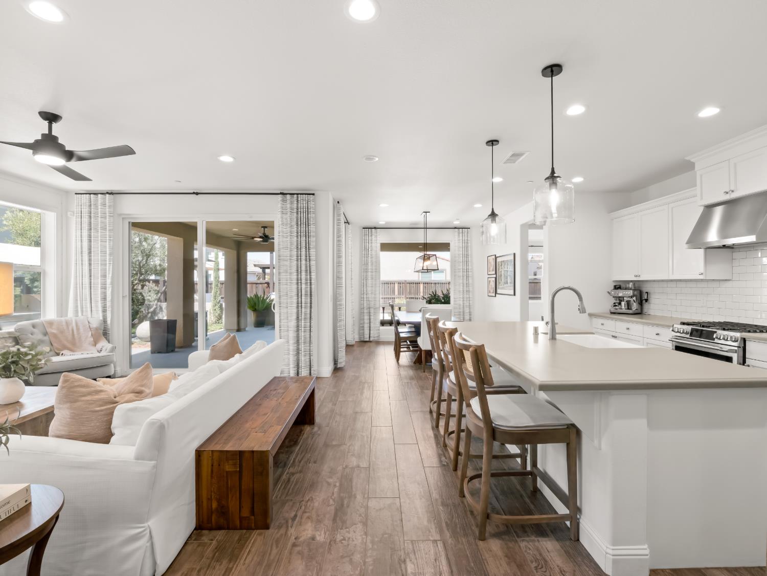 715 Harvest Dr, Madera, CA 93636