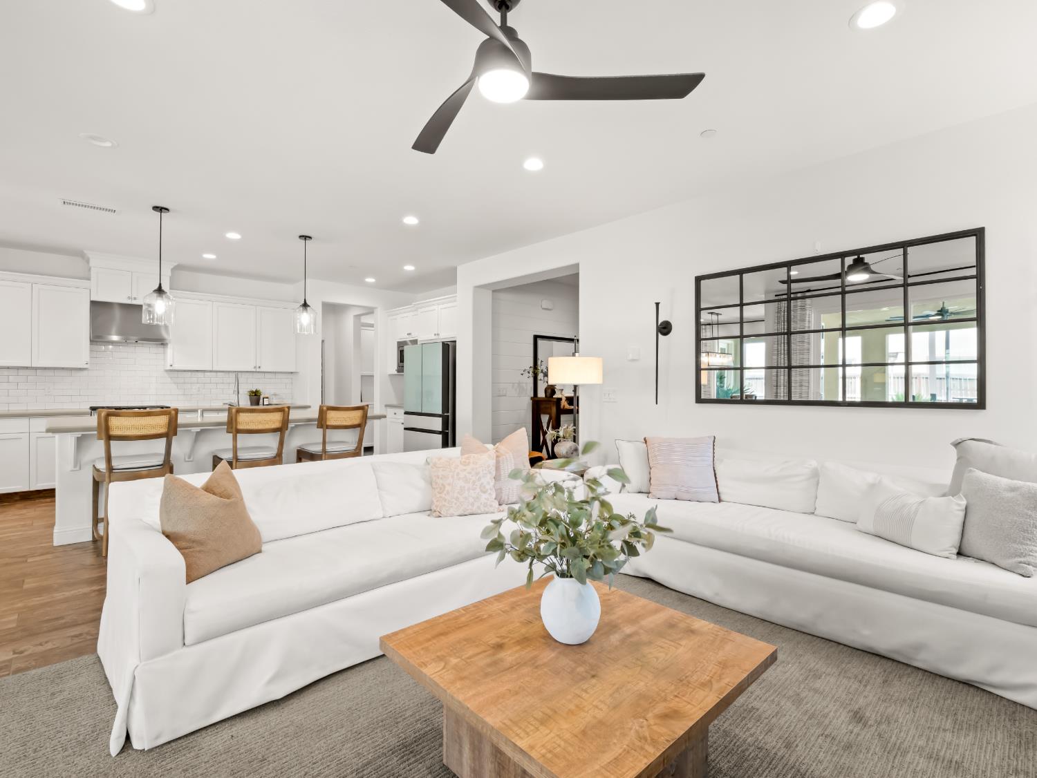 715 Harvest Dr, Madera, CA 93636