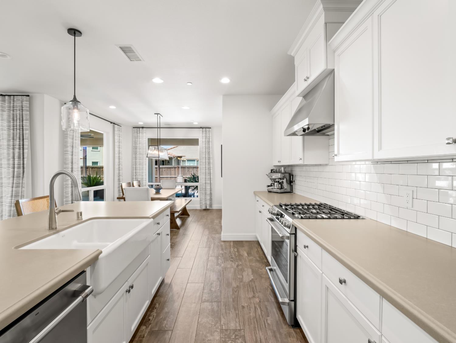 715 Harvest Dr, Madera, CA 93636