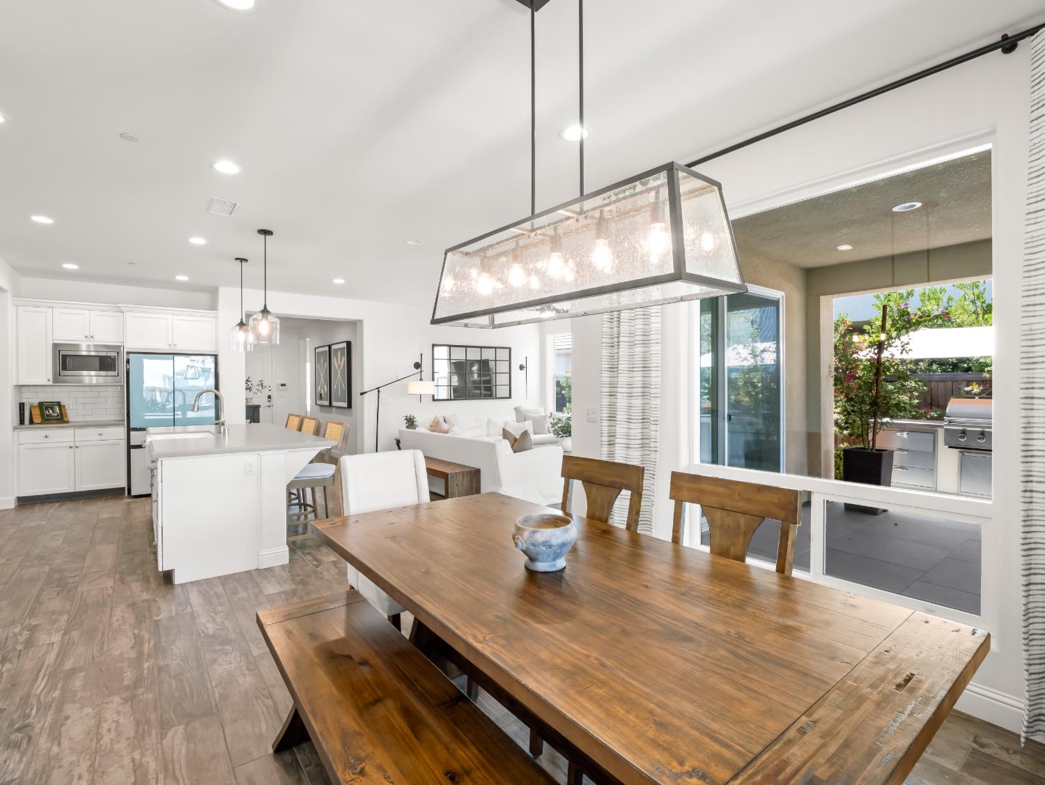 715 Harvest Dr, Madera, CA 93636