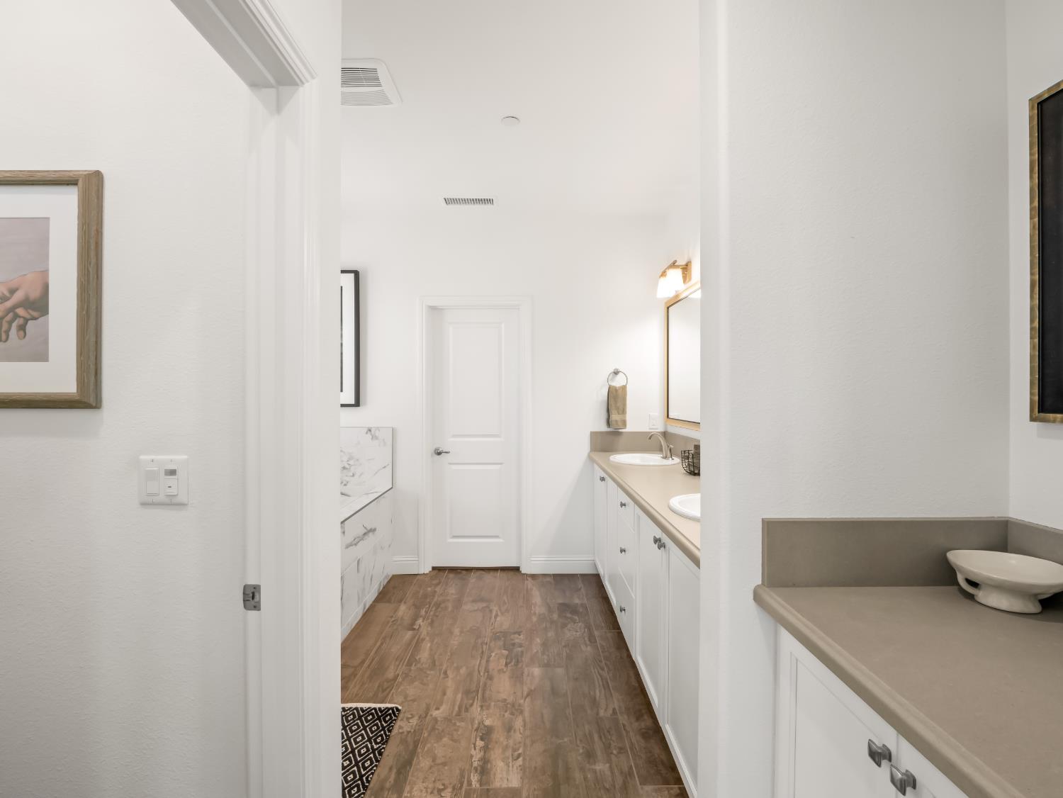 715 Harvest Dr, Madera, CA 93636