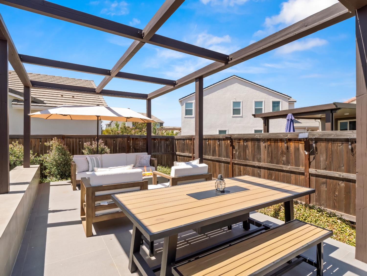 715 Harvest Dr, Madera, CA 93636