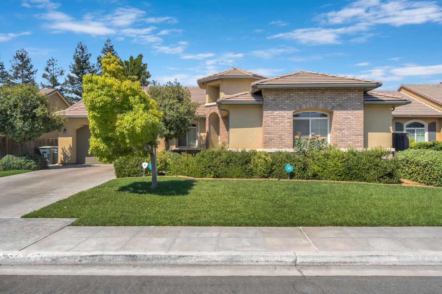 4203 N Bain Ave, Fresno, CA 93722