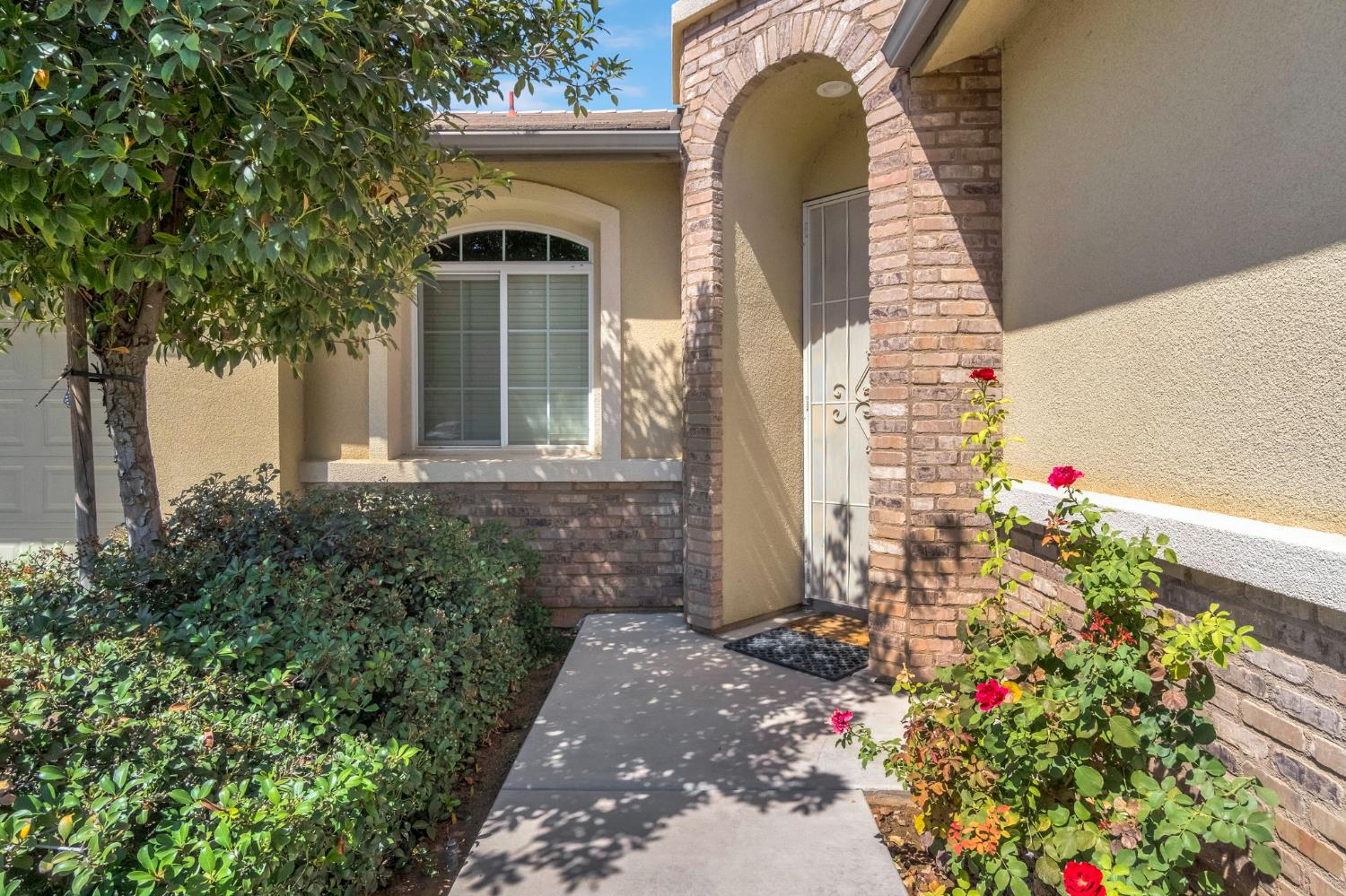 4203 N Bain Ave, Fresno, CA 93722