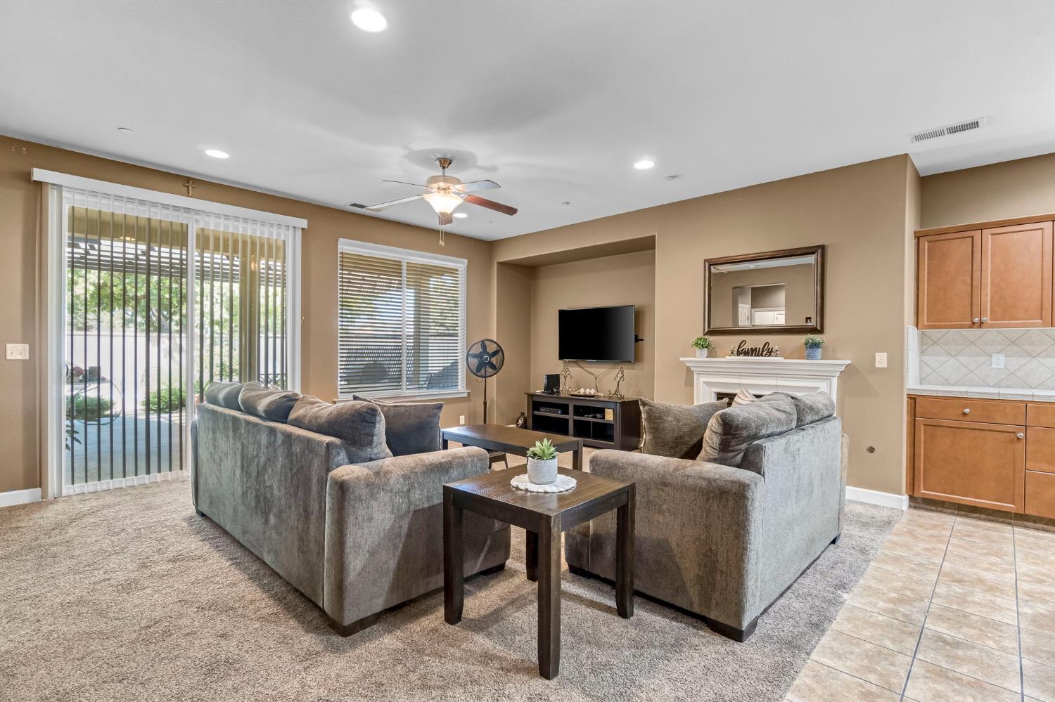 4203 N Bain Ave, Fresno, CA 93722