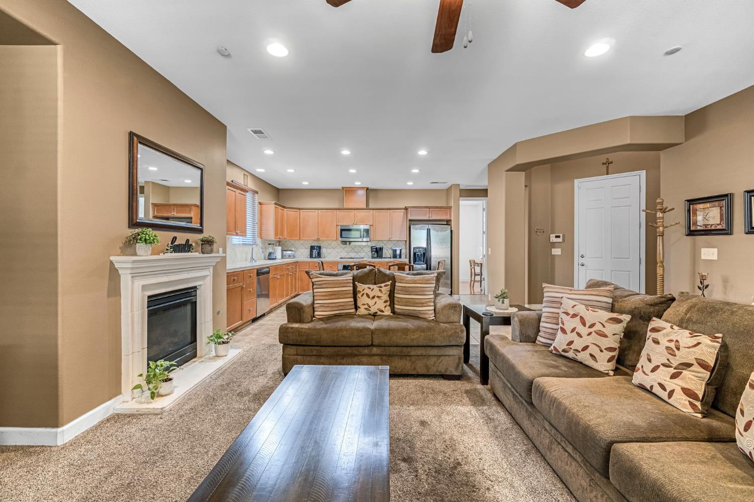 4203 N Bain Ave, Fresno, CA 93722