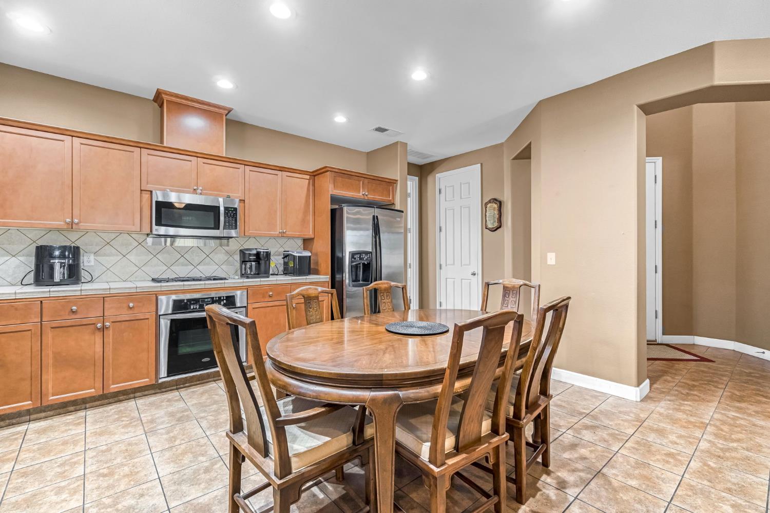 4203 N Bain Ave, Fresno, CA 93722