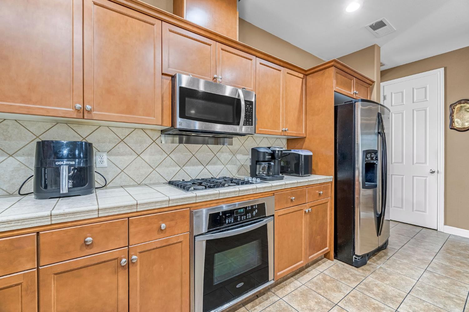 4203 N Bain Ave, Fresno, CA 93722