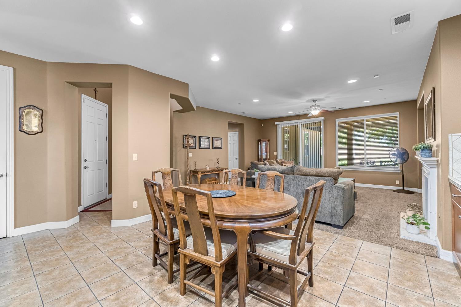 4203 N Bain Ave, Fresno, CA 93722
