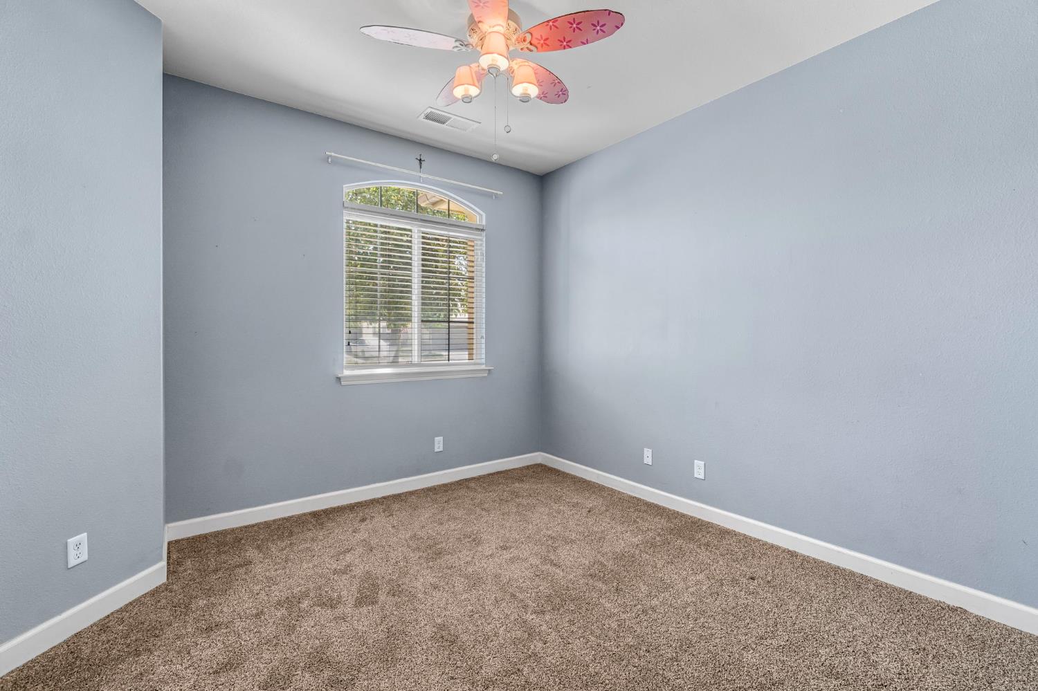 4203 N Bain Ave, Fresno, CA 93722