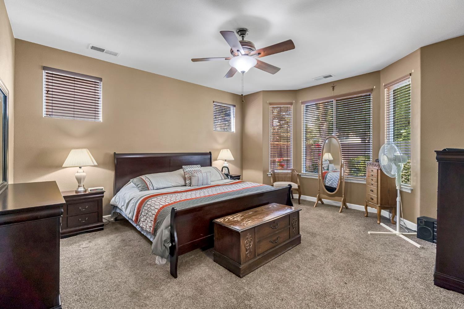 4203 N Bain Ave, Fresno, CA 93722