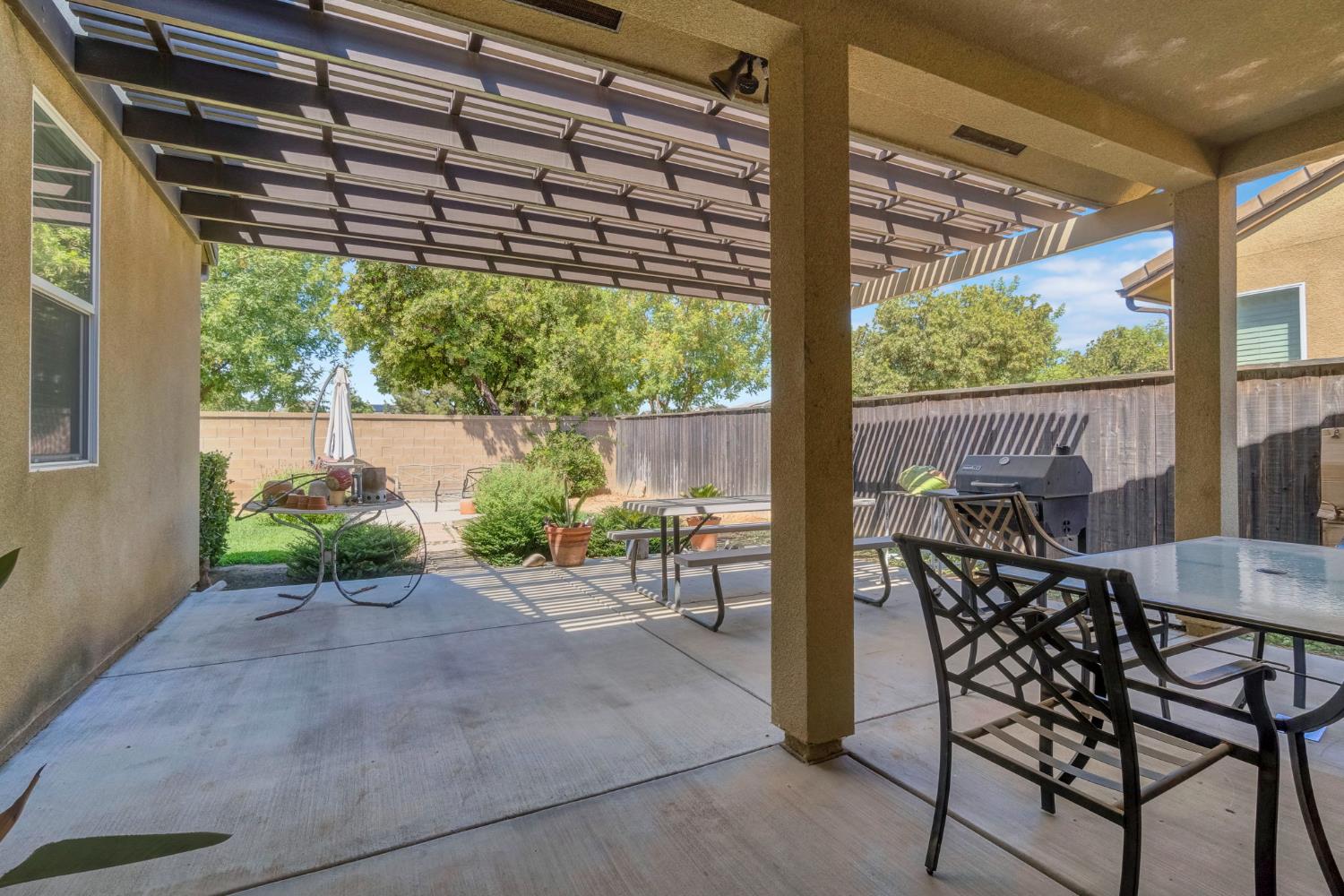 4203 N Bain Ave, Fresno, CA 93722