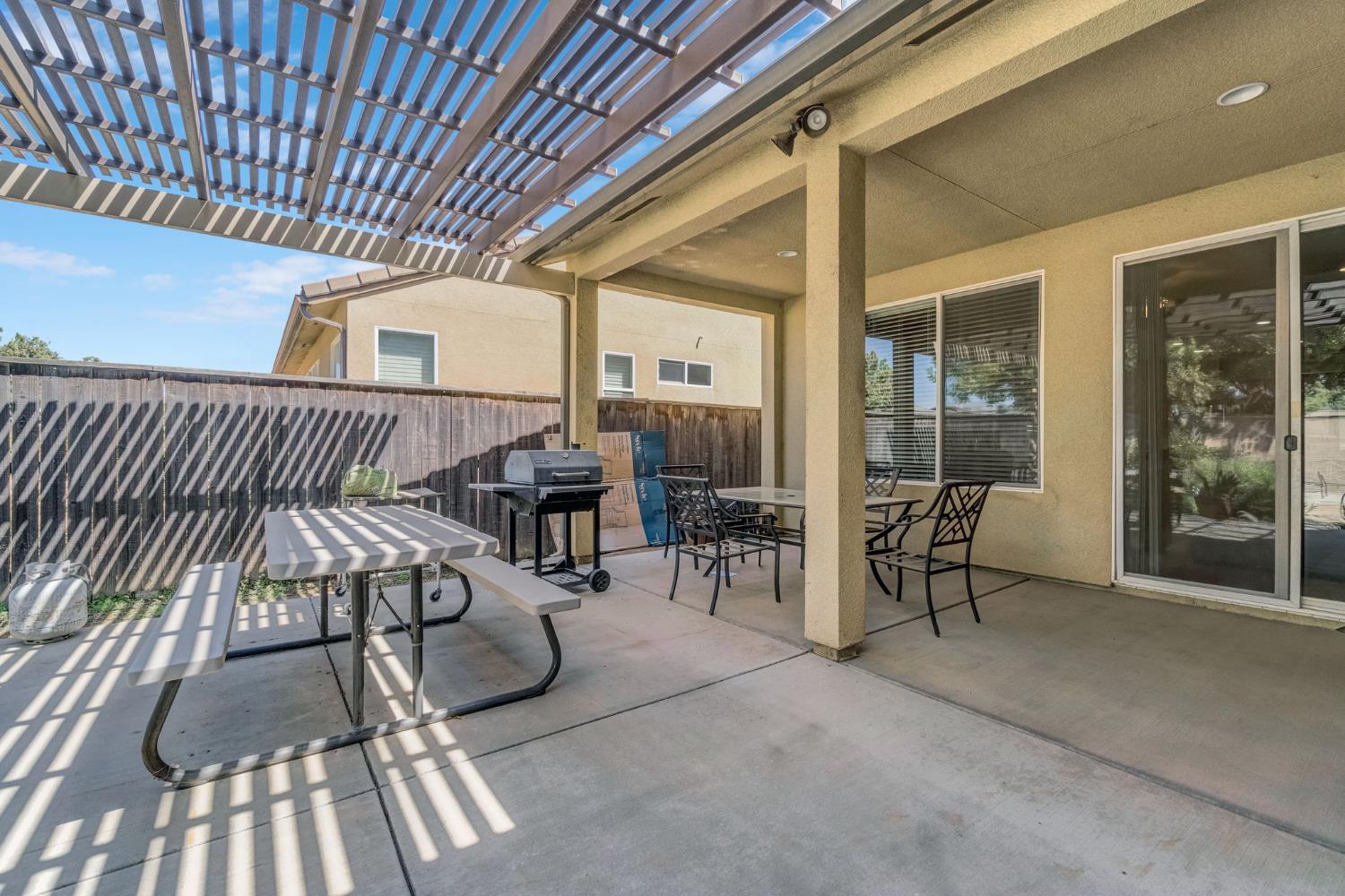 4203 N Bain Ave, Fresno, CA 93722