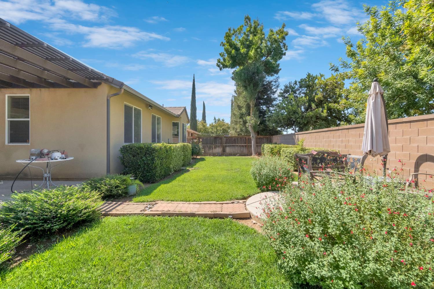 4203 N Bain Ave, Fresno, CA 93722