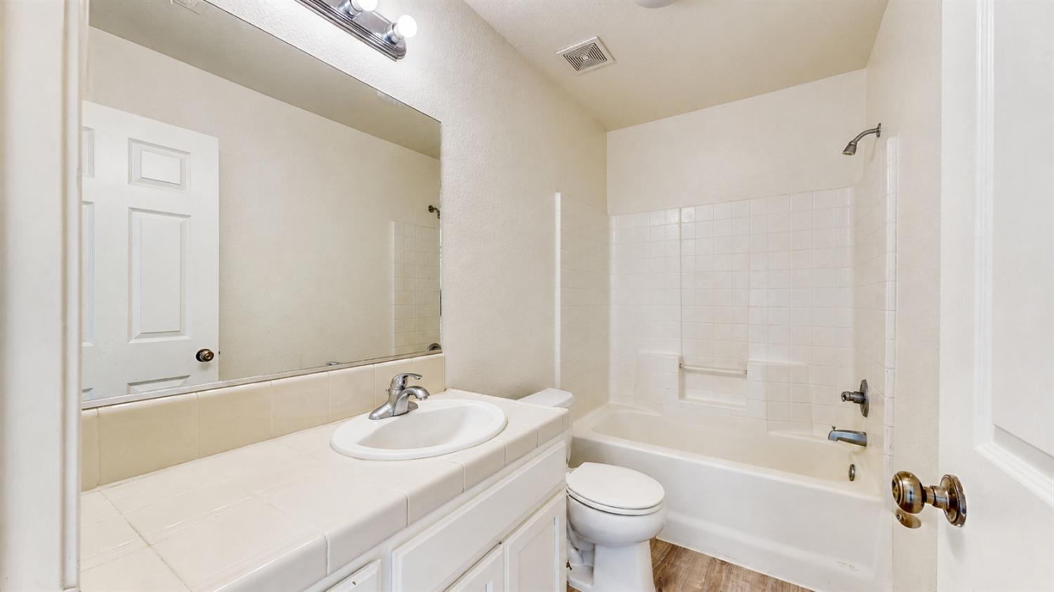 736 Morris, Madera, CA 93637