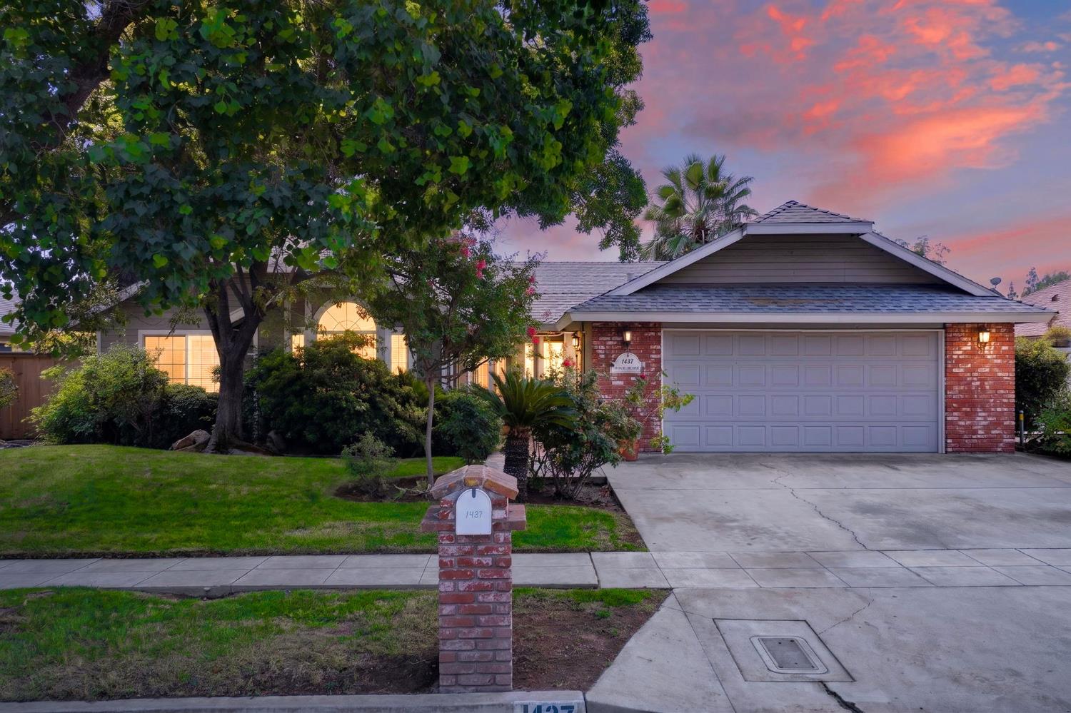 1437 E Goshen Ave, Fresno, CA 93720