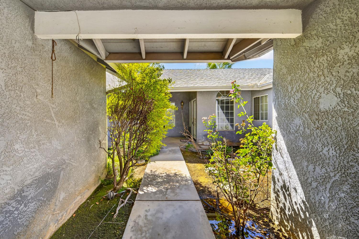 1437 E Goshen Ave, Fresno, CA 93720