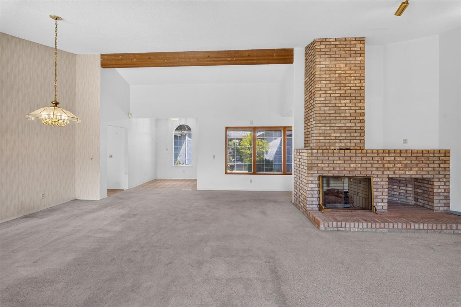 1437 E Goshen Ave, Fresno, CA 93720