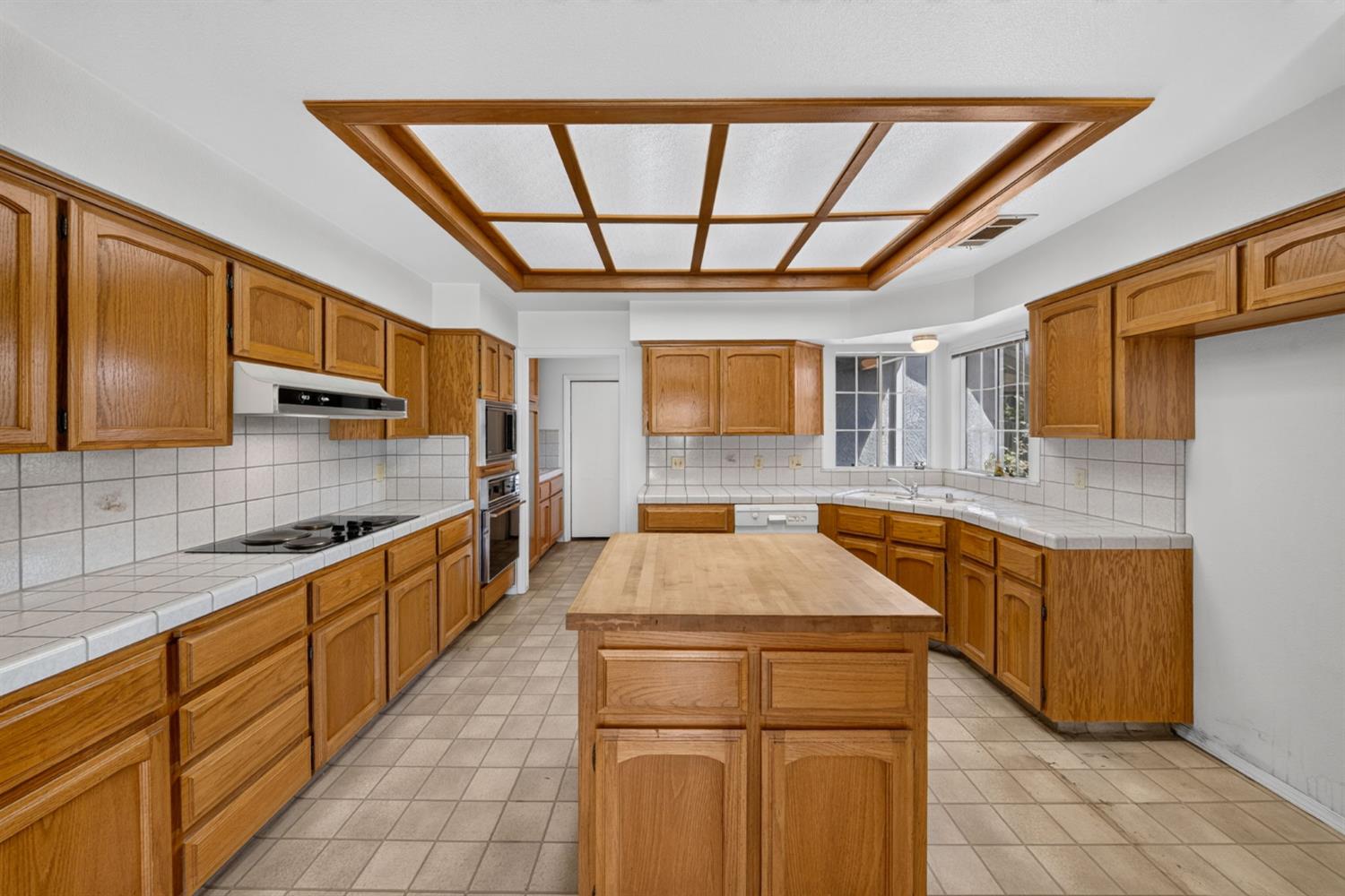 1437 E Goshen Ave, Fresno, CA 93720