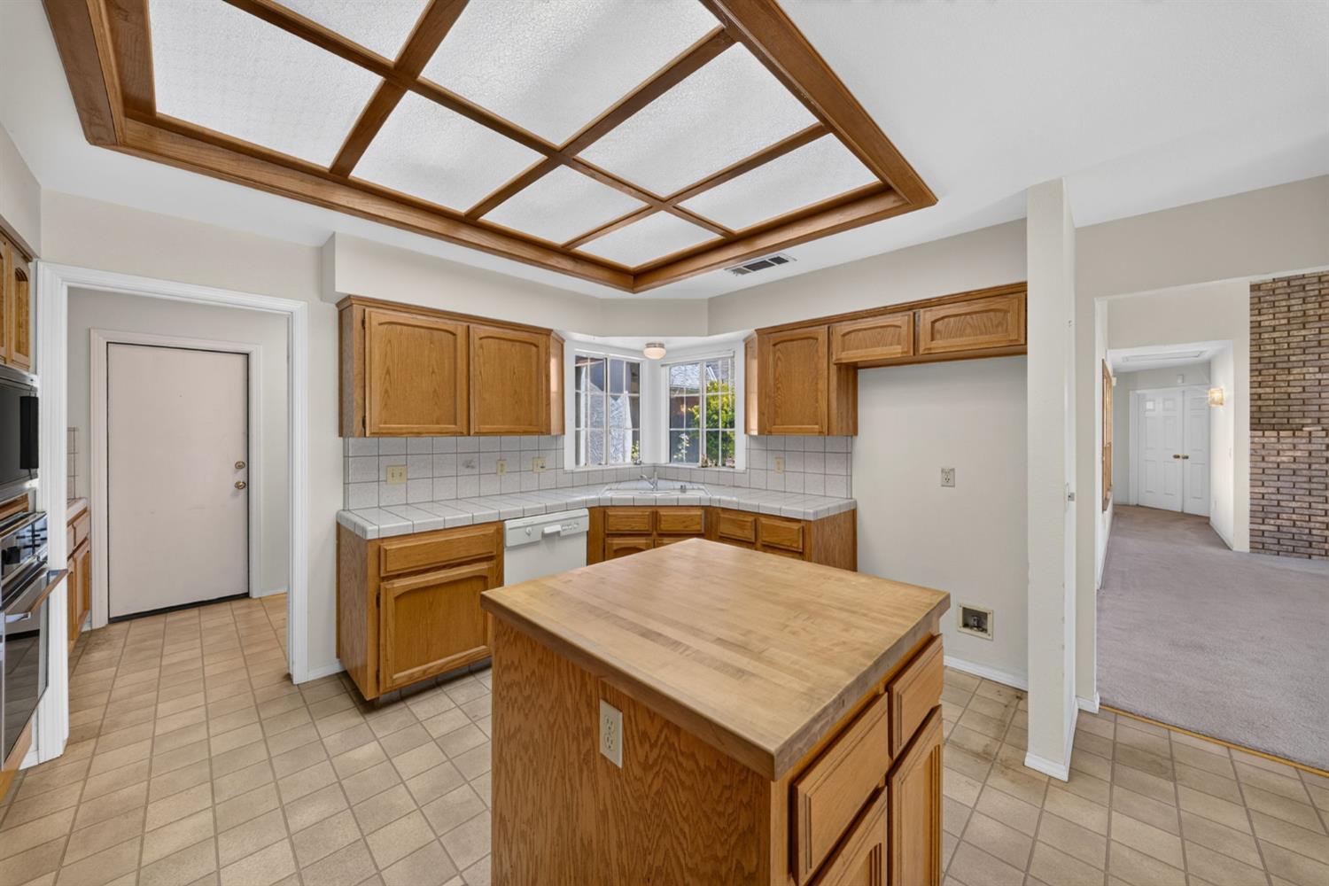 1437 E Goshen Ave, Fresno, CA 93720