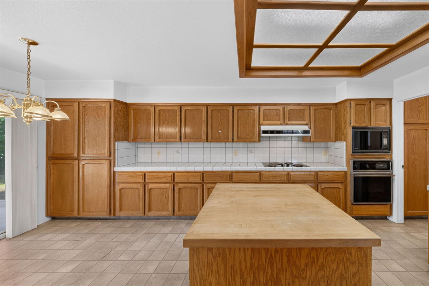 1437 E Goshen Ave, Fresno, CA 93720