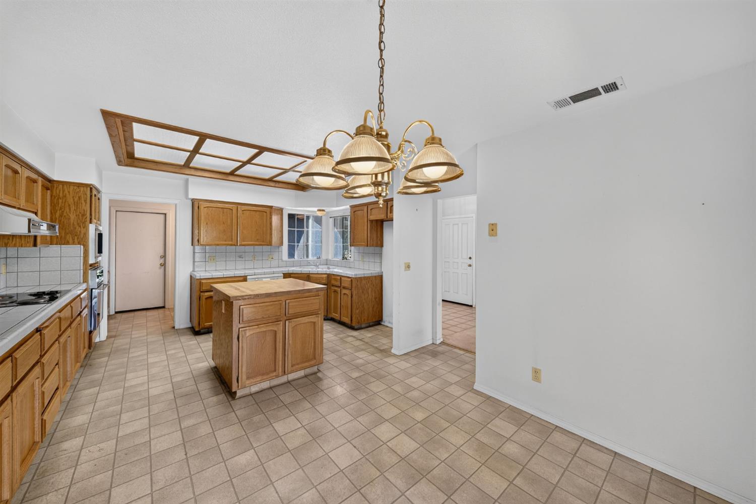 1437 E Goshen Ave, Fresno, CA 93720