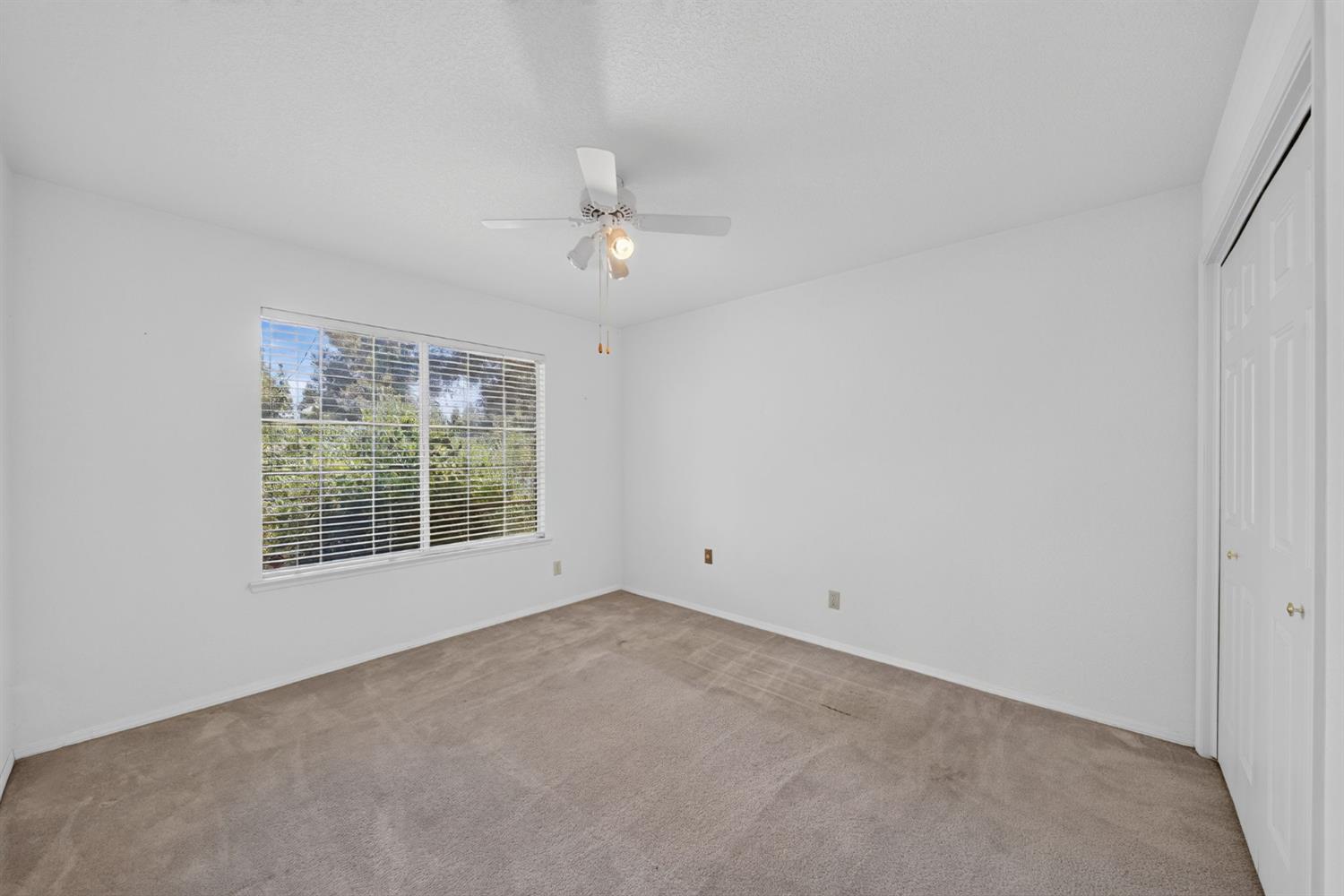 1437 E Goshen Ave, Fresno, CA 93720