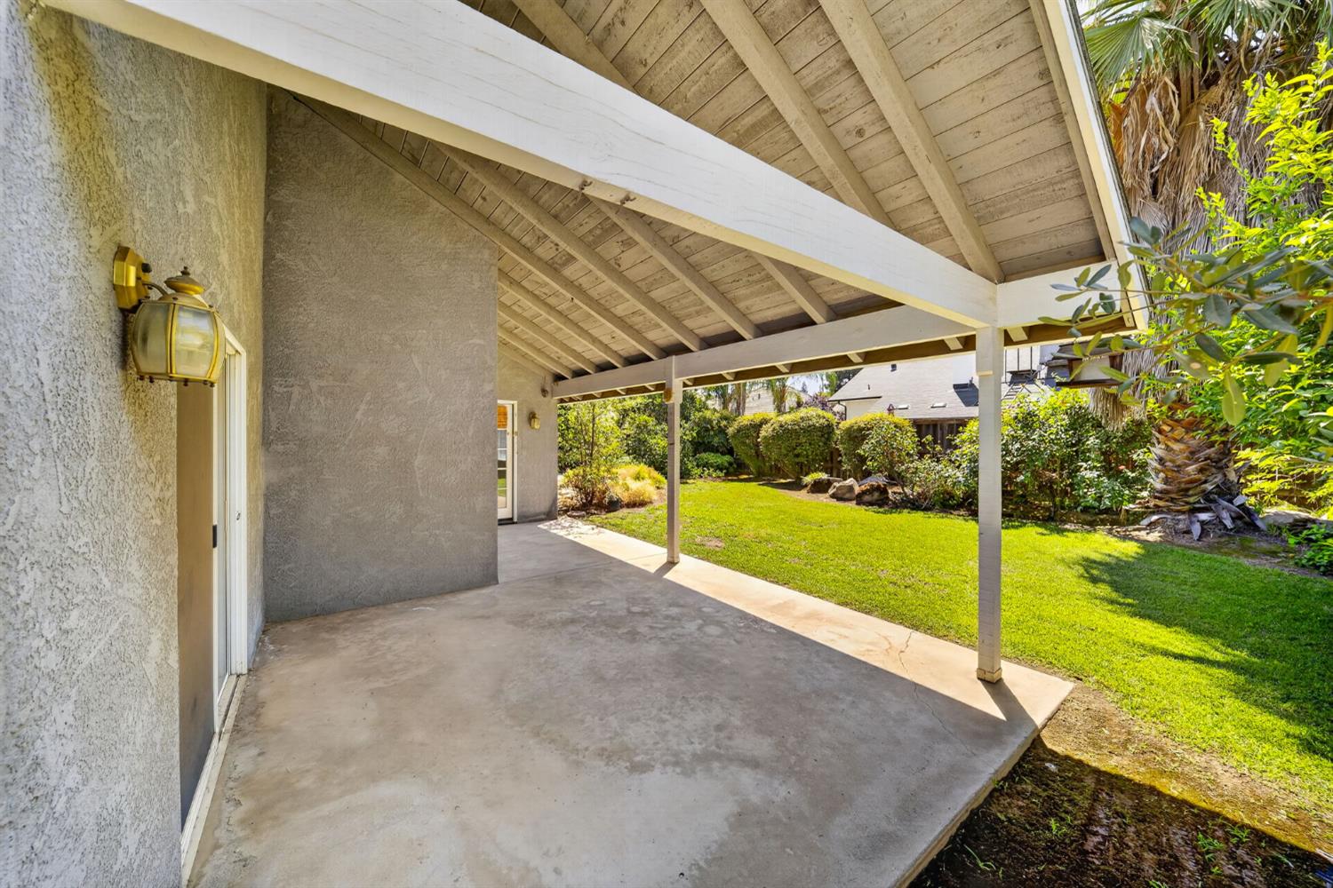 1437 E Goshen Ave, Fresno, CA 93720