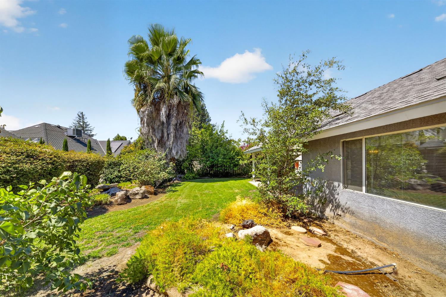 1437 E Goshen Ave, Fresno, CA 93720