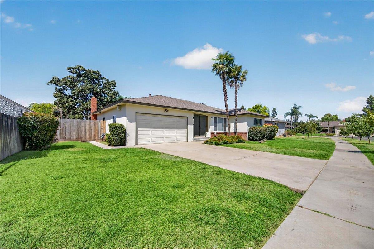 4733 N Callisch St, Fresno, CA 93726