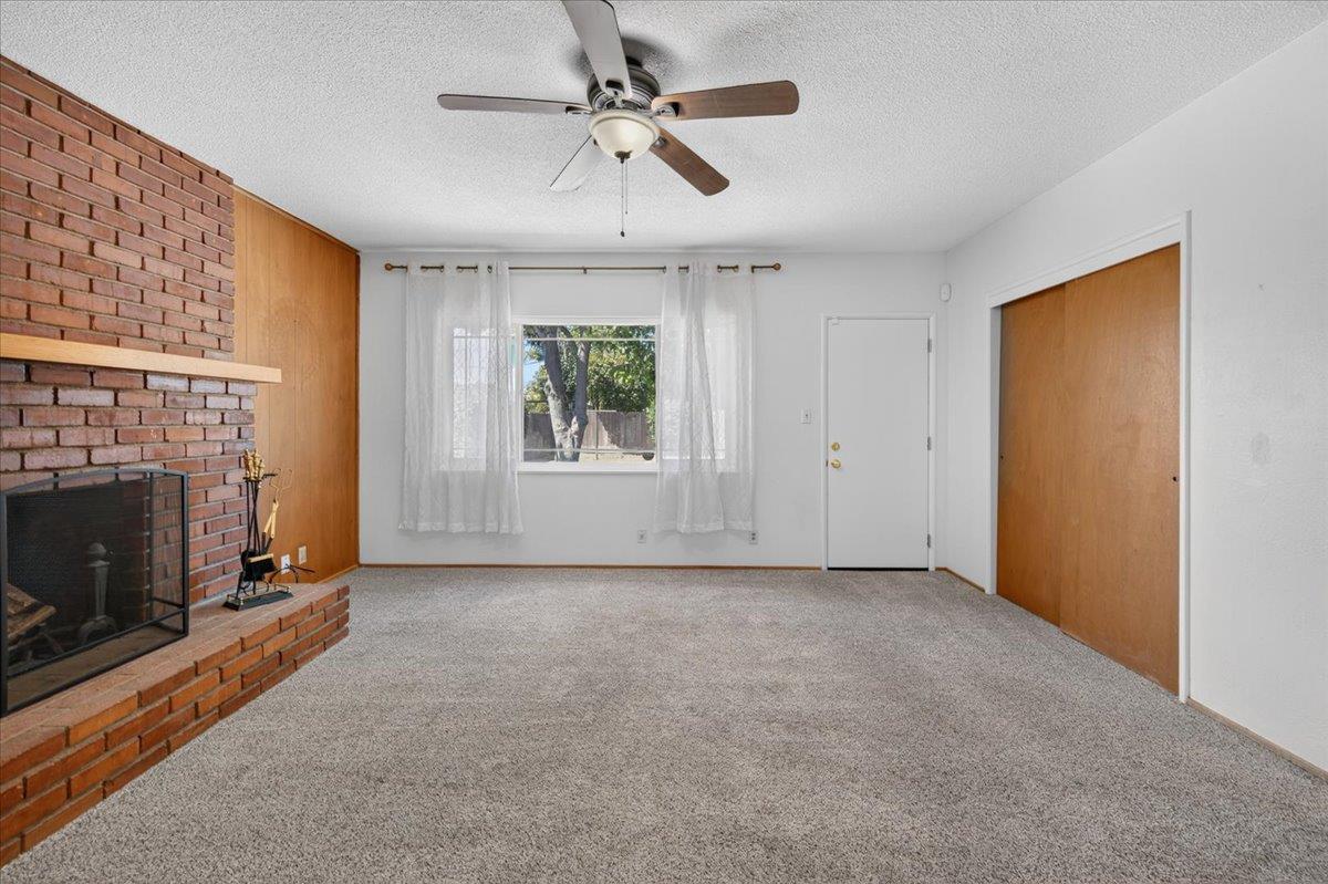 4733 N Callisch St, Fresno, CA 93726