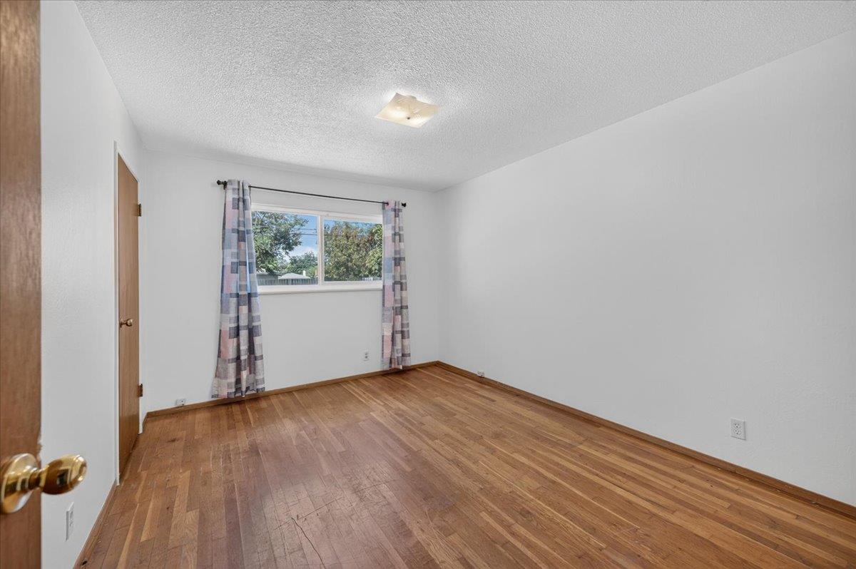 4733 N Callisch St, Fresno, CA 93726