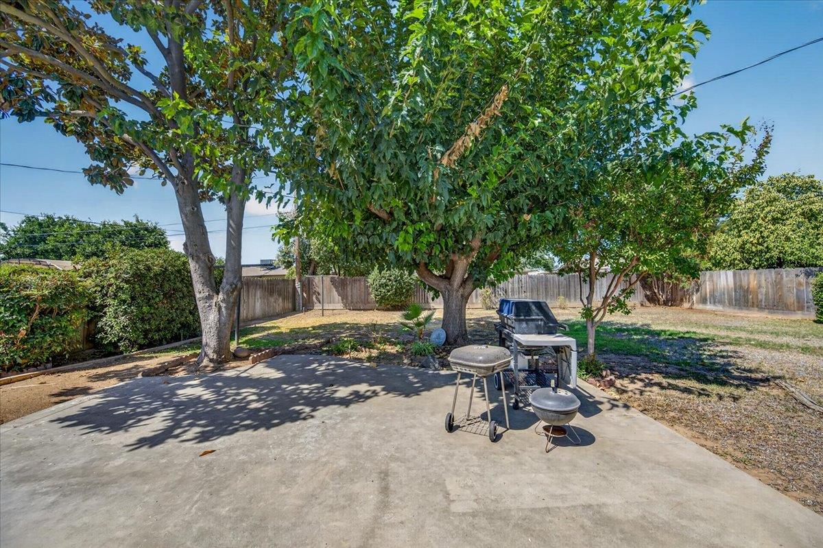 4733 N Callisch St, Fresno, CA 93726