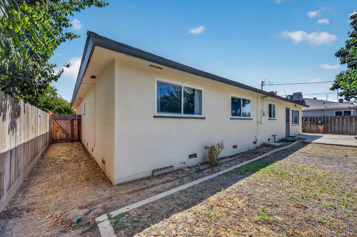4733 N Callisch St, Fresno, CA 93726